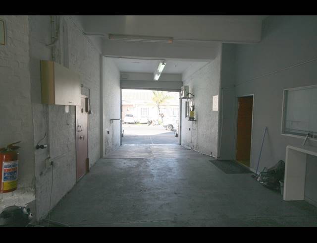 850M² FACTORY TO LET IN PAARDEN EILAND